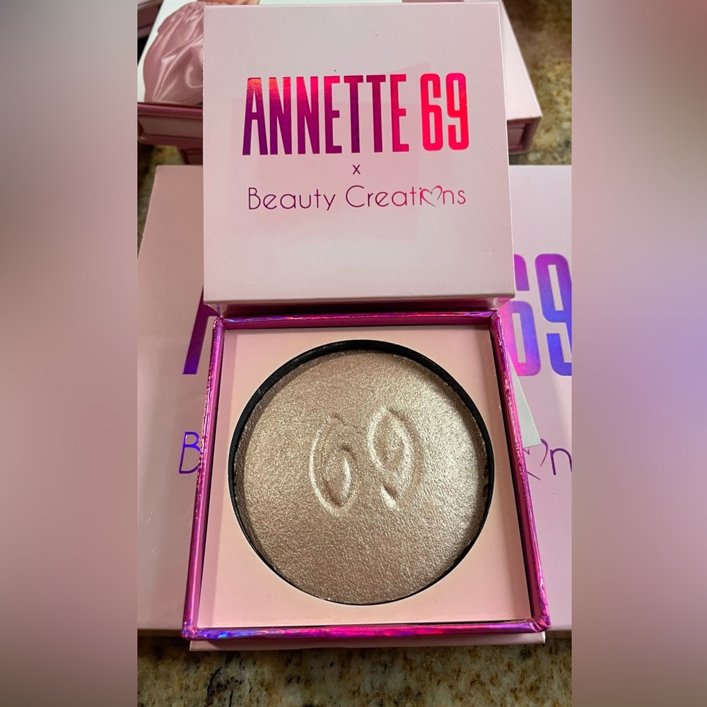 Annette 69 Highlight